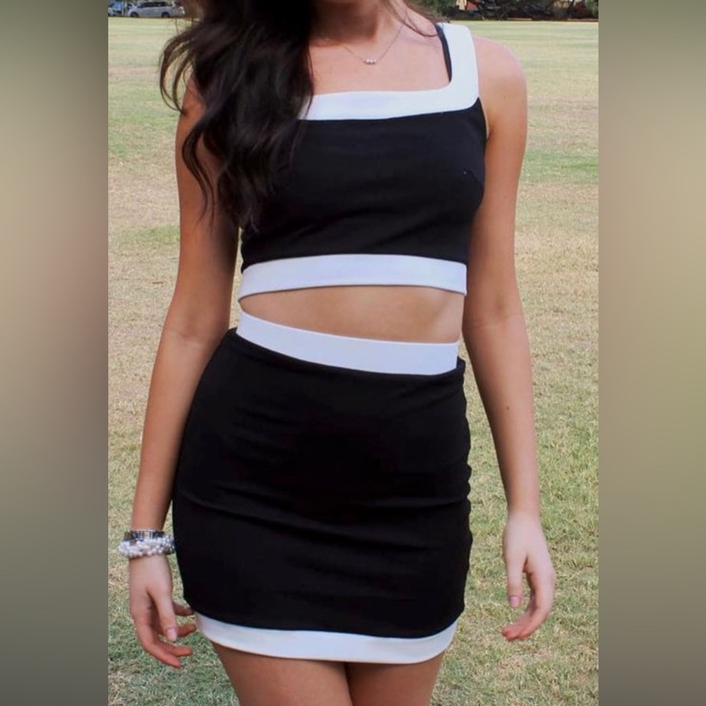 Black and white set!